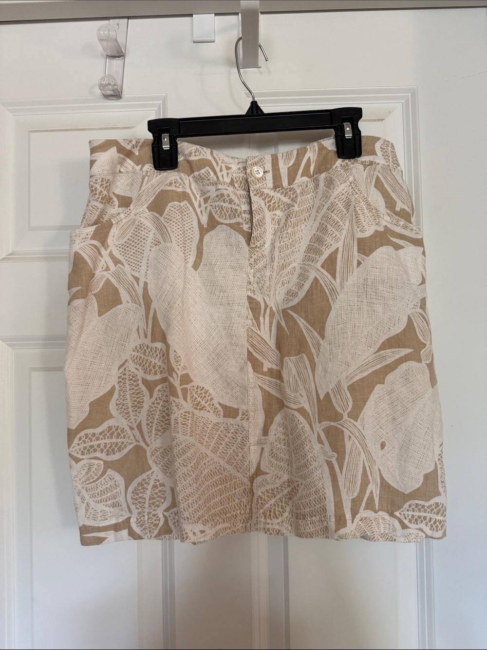 Tommy Bahama Beige and White Printed Mini Skirt